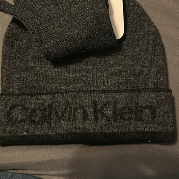 NWT Calvin Klein hat and glove set - Picture 2 of 5